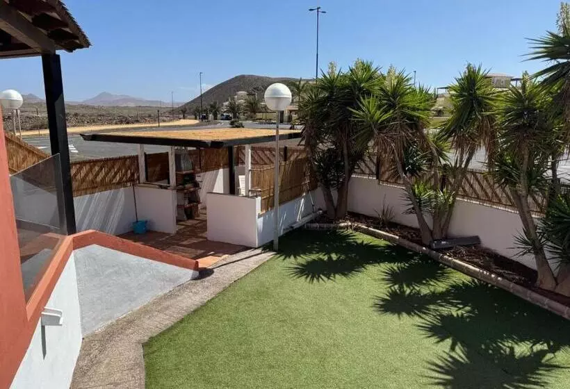 Majatalo Casa Roja   Rooms For Workations By Banama Coliving