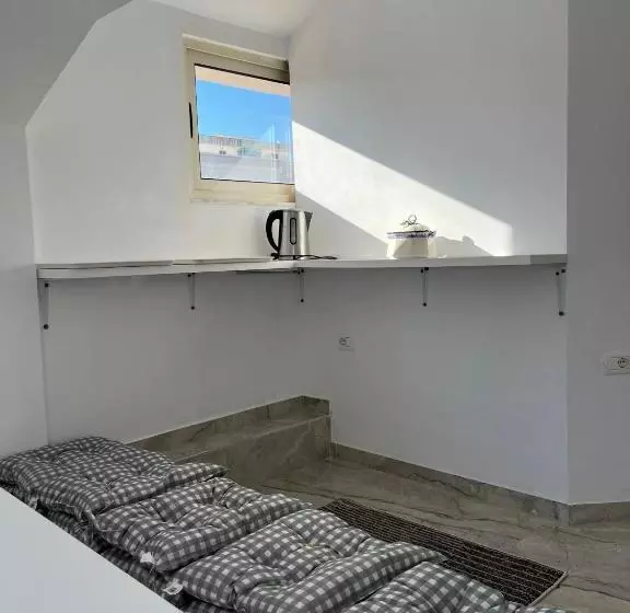 پانسیون Coral Home