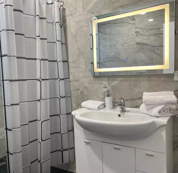 پانسیون Coral Home