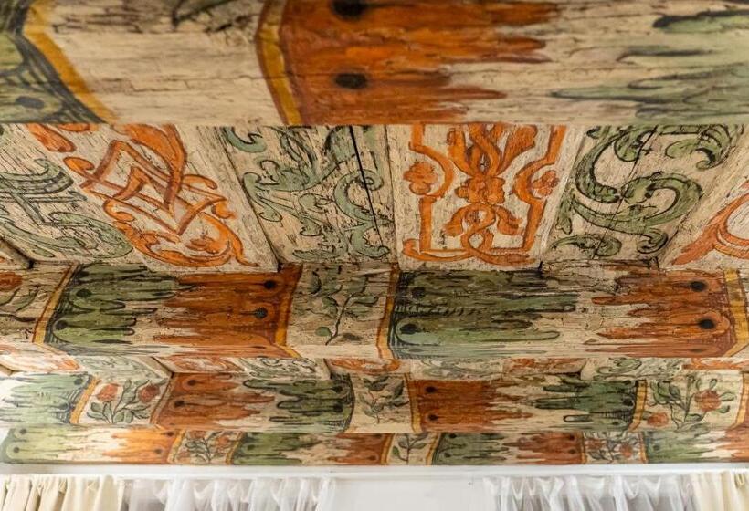 White Wolf Boutique Apartments