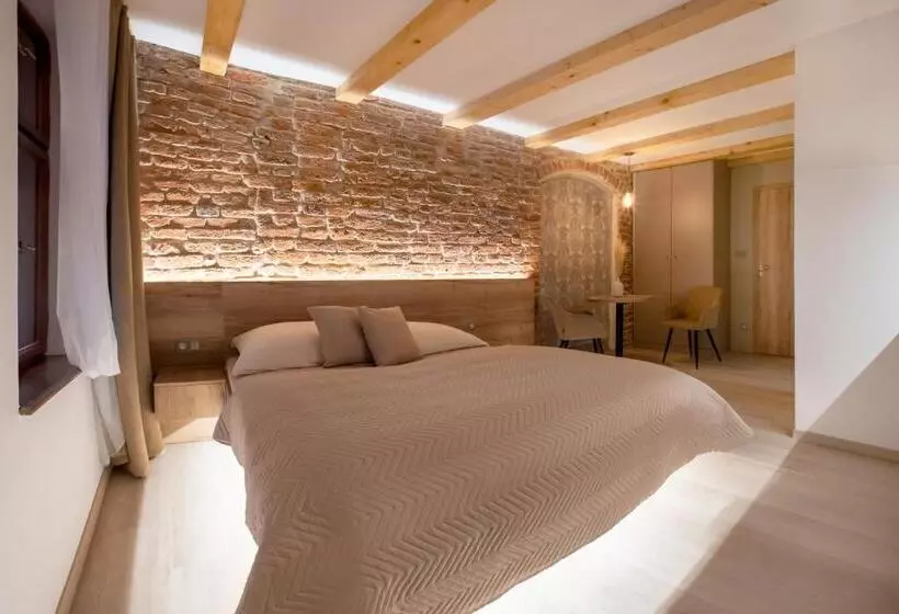 White Wolf Boutique Apartments