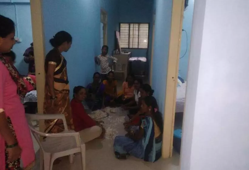 Aamiaismajoitus (B&B) Jeevandeep T S K Paryatak Niwas Nirawade