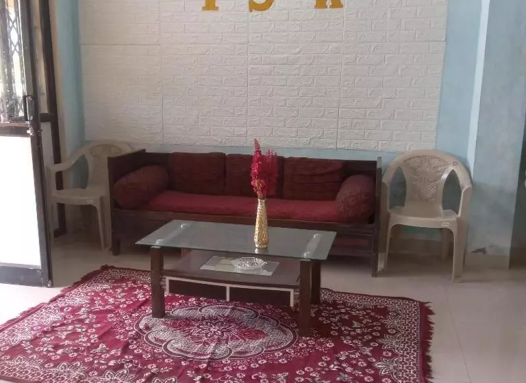 Aamiaismajoitus (B&B) Jeevandeep T S K Paryatak Niwas Nirawade