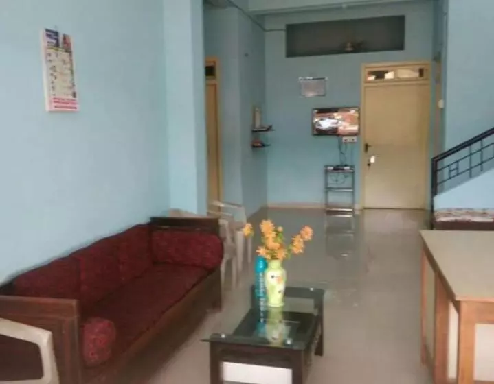 Aamiaismajoitus (B&B) Jeevandeep T S K Paryatak Niwas Nirawade