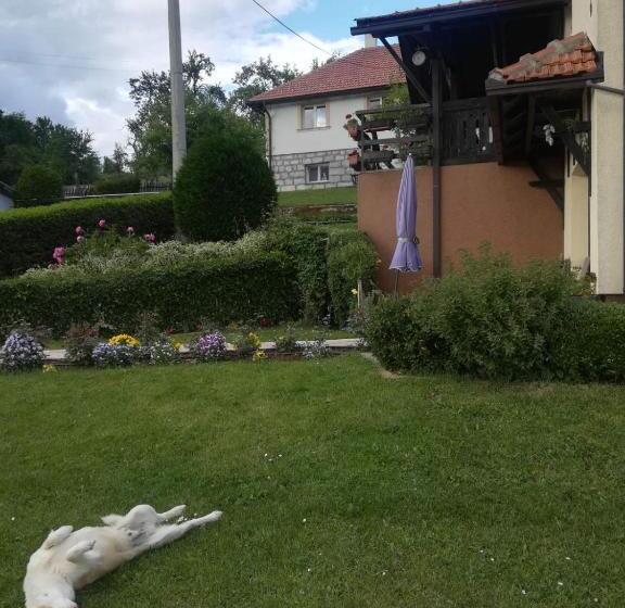 تختخواب و صبحانه Kuća Marić