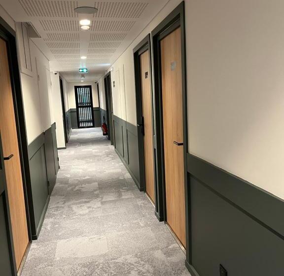 هتل Hôtel Le Relais Des Brasseurs   Aubagne