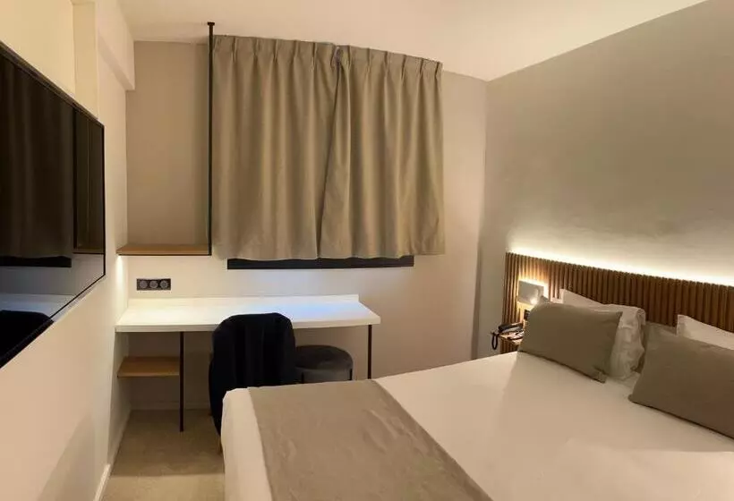 Hotelli Hôtel Le Relais Des Brasseurs   Aubagne