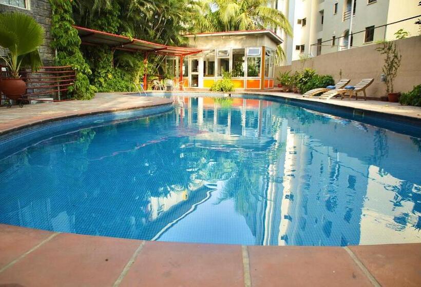 La Cour Hotels And Apartments Cooper