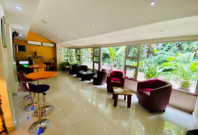 La Cour Hotels And Apartments Cooper