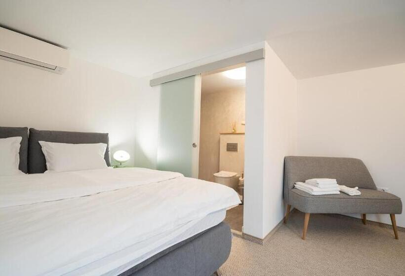 پانسیون Alter Ego