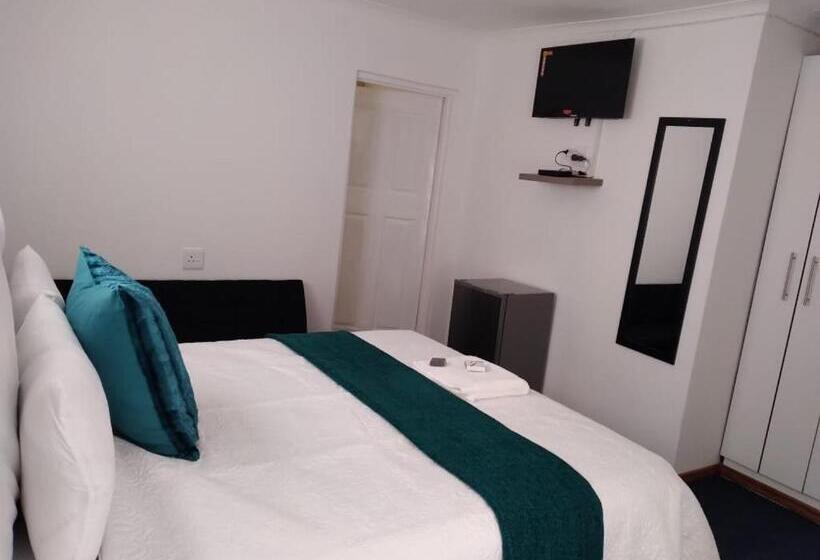 پانسیون Bruvita Guest House