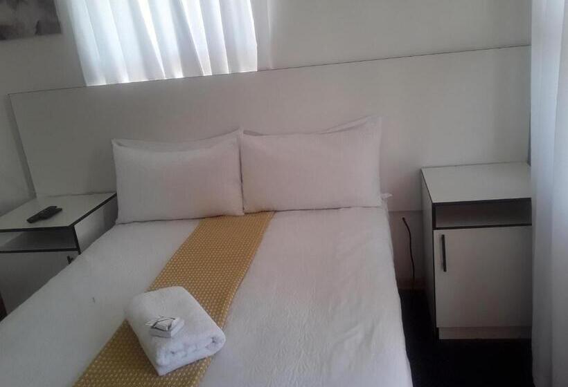 پانسیون Bruvita Guest House