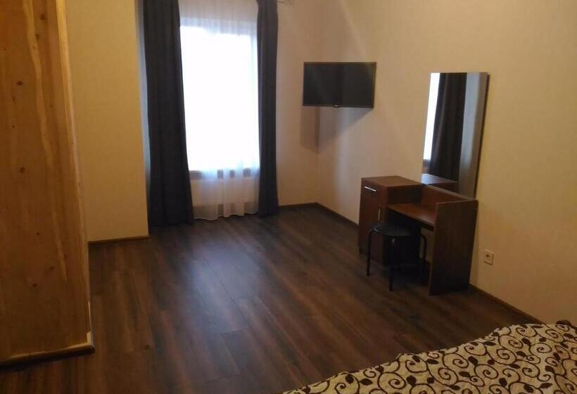 פנסיון More Nadezhd