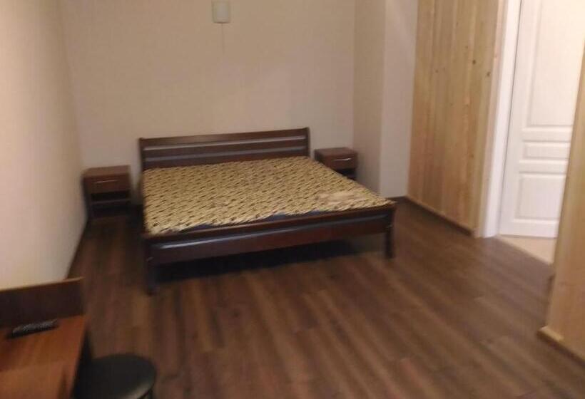 פנסיון More Nadezhd