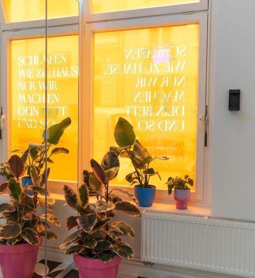 Retropop Design Apartment , Designerzimmer Für Je 2 Personen, Top Lage, Wifi