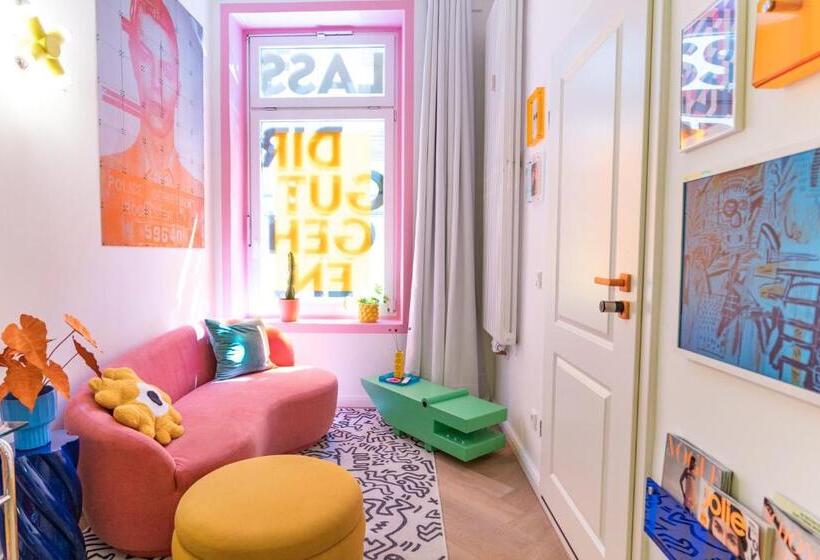 Retropop Design Apartment , Designerzimmer Für Je 2 Personen, Top Lage, Wifi