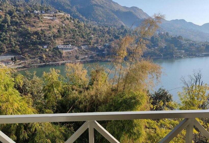בית מלון כפרי Hibiscus Lakeview Resort Bhimtal