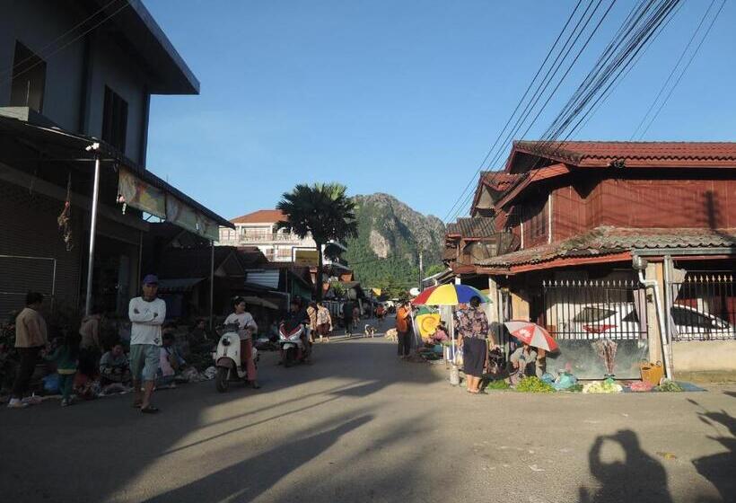 בית מלון כפרי Vang Vieng Sky Mountain View