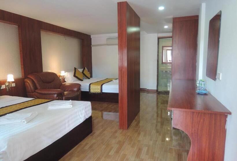 בית מלון כפרי Vang Vieng Sky Mountain View