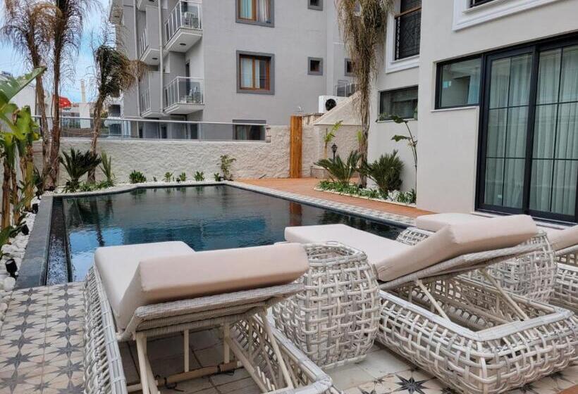 Mono Life Hotel çeşme