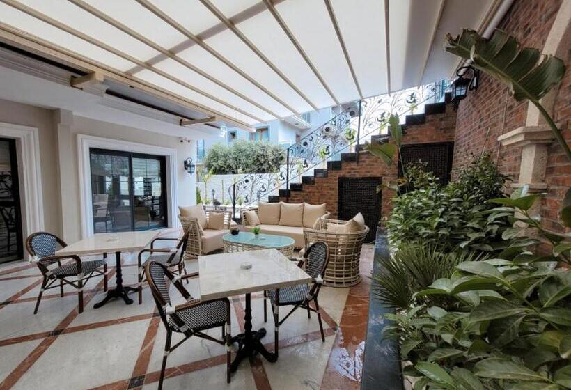 Mono Life Hotel çeşme