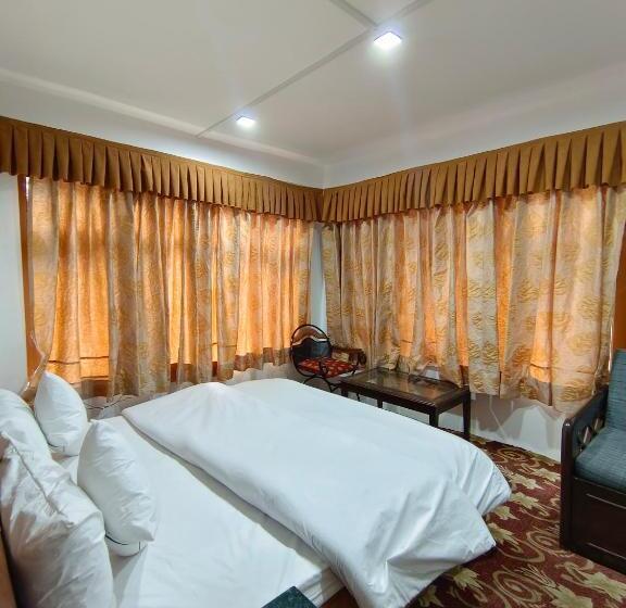 پانسیون Royal Galaxy