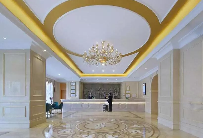 Vienna Hotel Xinjiang Kashgar 2nd Ring Road Food Street