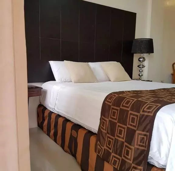 870 Hostel