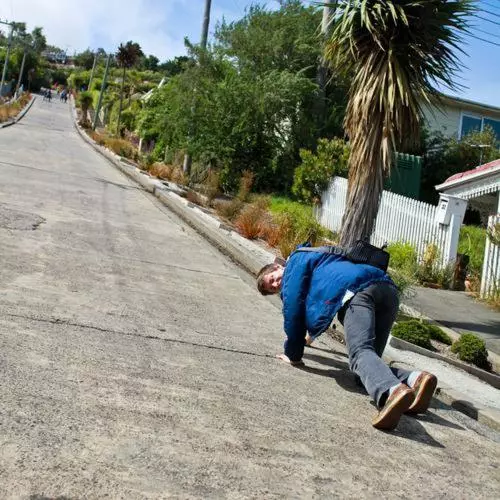 ベッドアンドブレックファースト Sleep On The Steepest Street In The World!