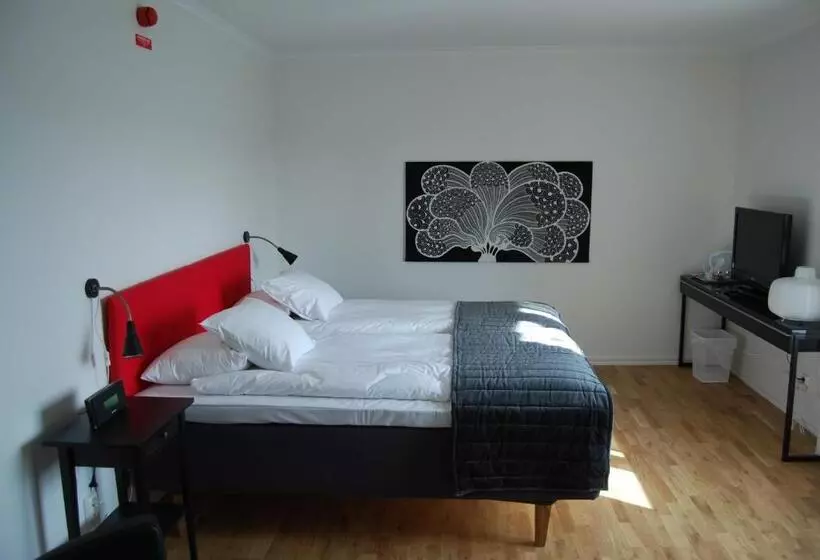 هتل Villa Ingrid