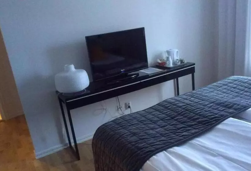 هتل Villa Ingrid