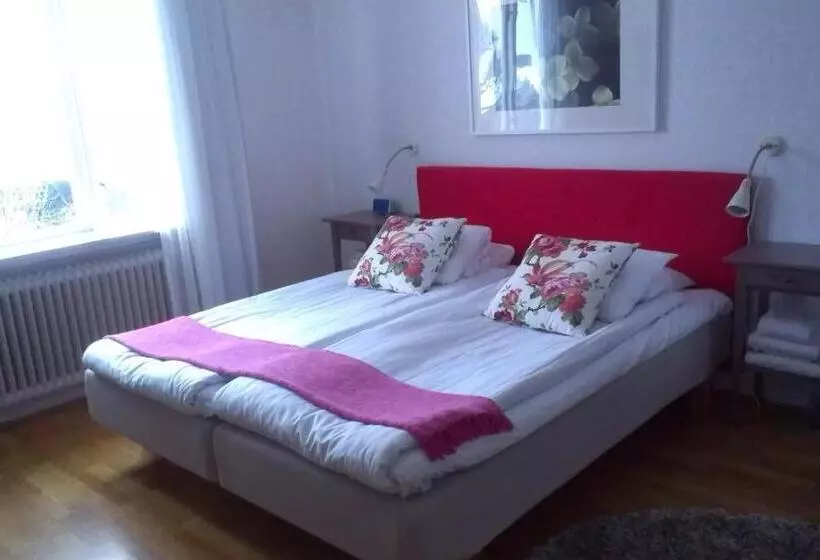 هتل Villa Ingrid