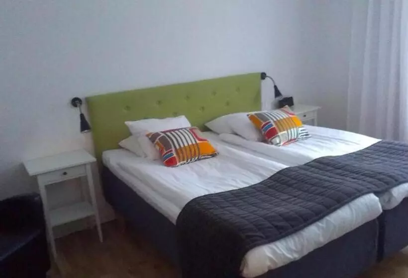 هتل Villa Ingrid