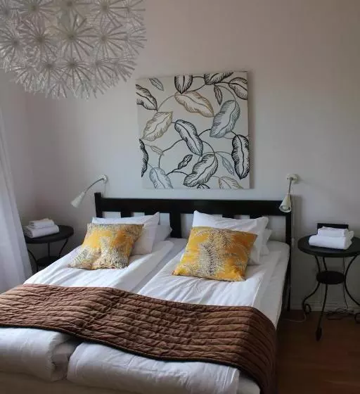 هتل Villa Ingrid