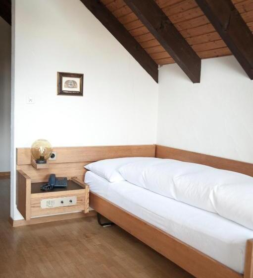 فندق Und Restaurant Wolfensberg