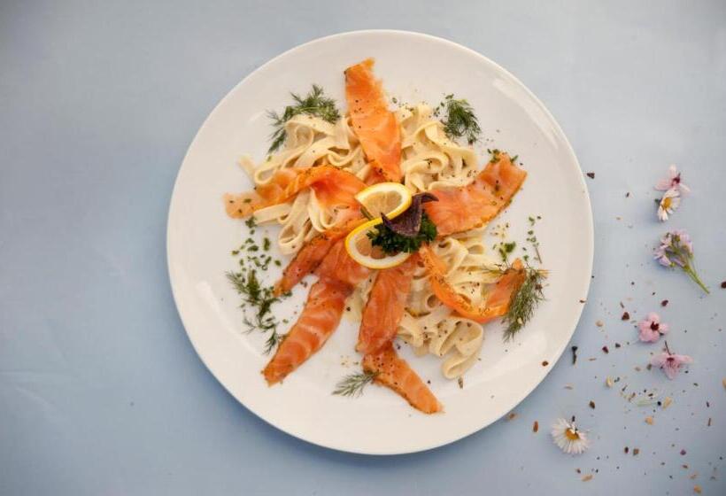 فندق Und Restaurant Wolfensberg