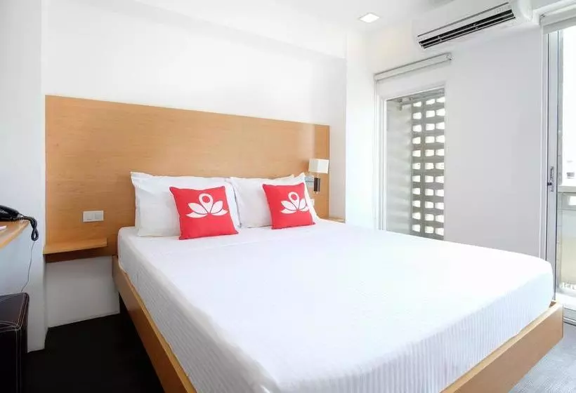 ホテル Zen Rooms Makati Peñafrancia