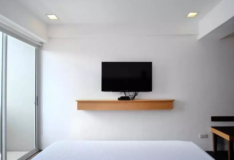 ホテル Zen Rooms Makati Peñafrancia