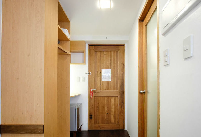 فندق Zen Rooms Makati Peñafrancia