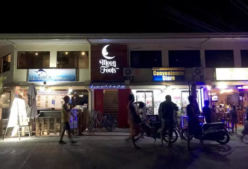Moon Fools Hostel