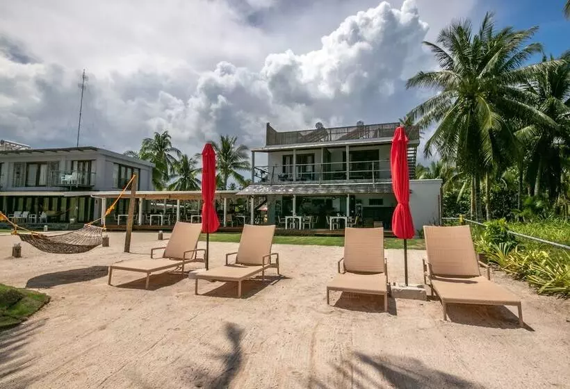 Reef Beach Resort