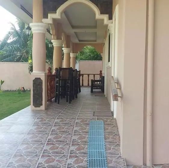 リゾートホテル Luzmin Bh Cottages And Bungalows