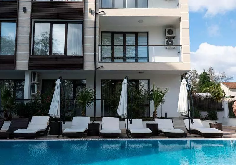 Hotelli Green Paradise Deluxe Apartments