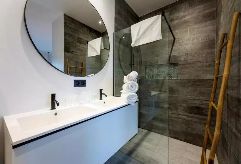 هتل The Reef - Blue Bay Golf & Beach Resort