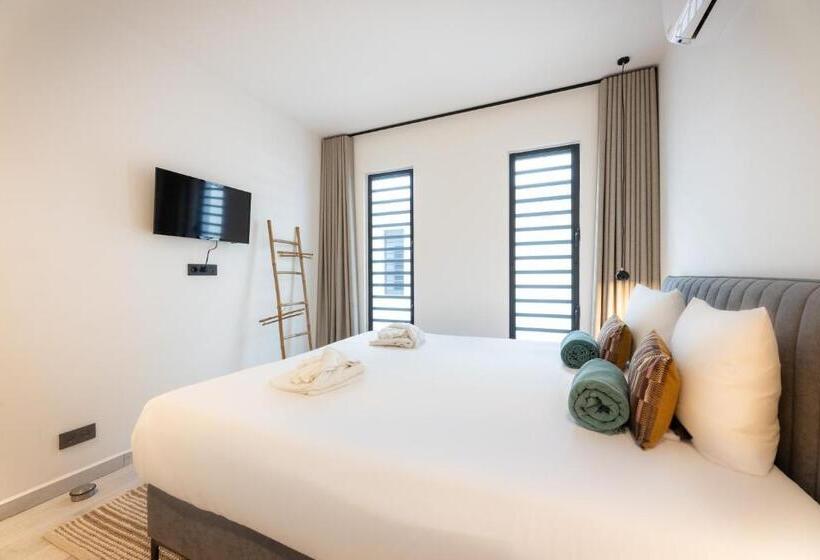 هتل The Reef - Blue Bay Golf & Beach Resort