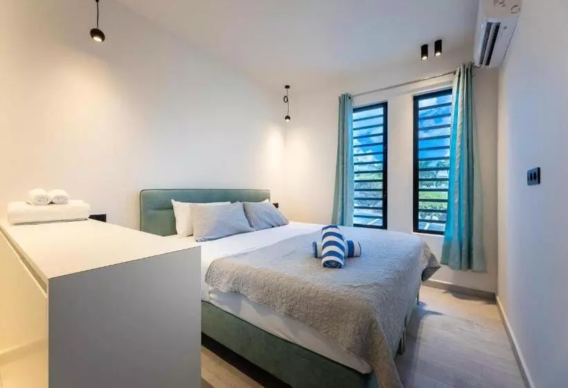 هتل The Reef - Blue Bay Golf & Beach Resort