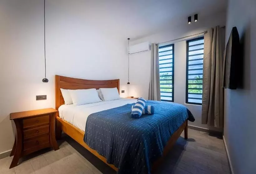 هتل The Reef - Blue Bay Golf & Beach Resort