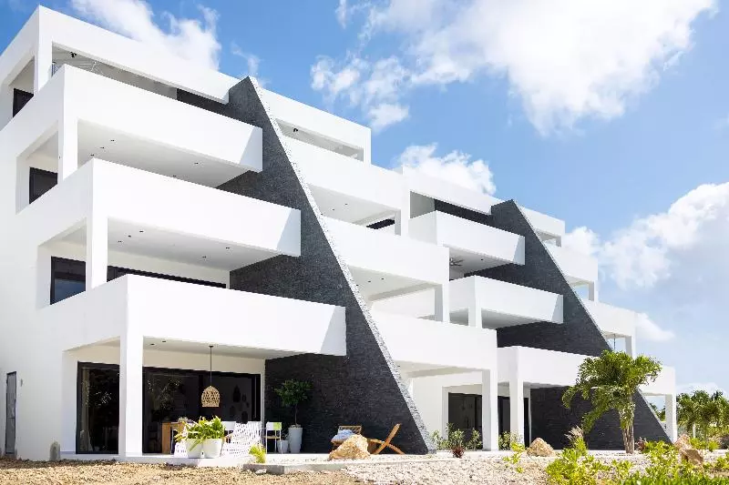 هتل The Reef - Blue Bay Golf & Beach Resort