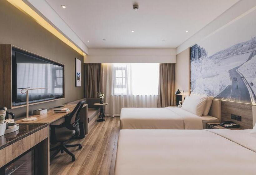 Atour Hotel Chongqing Liziba Lianglukou Subway Station