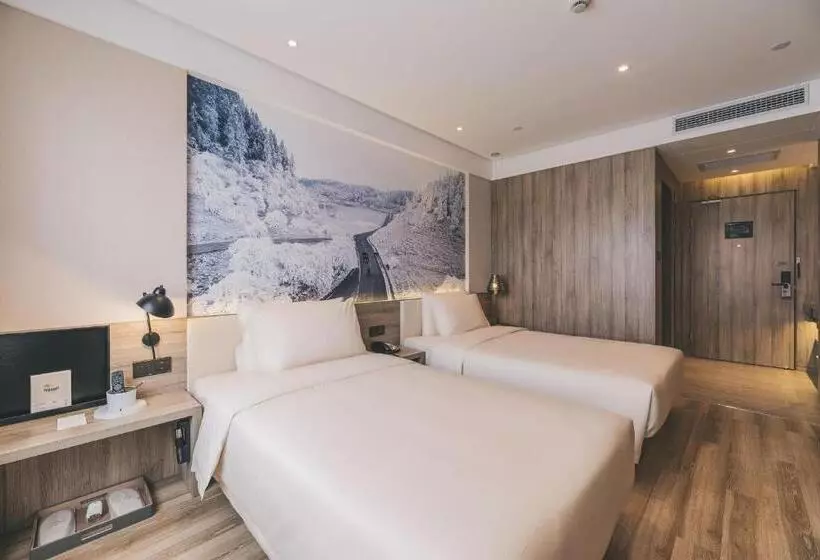 Atour Hotel Chongqing Liziba Lianglukou Subway Station